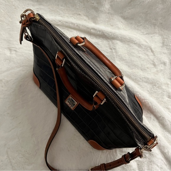 Black Crocodile Dooney & Bourke Zipper Satchel - Picture 8 of 15